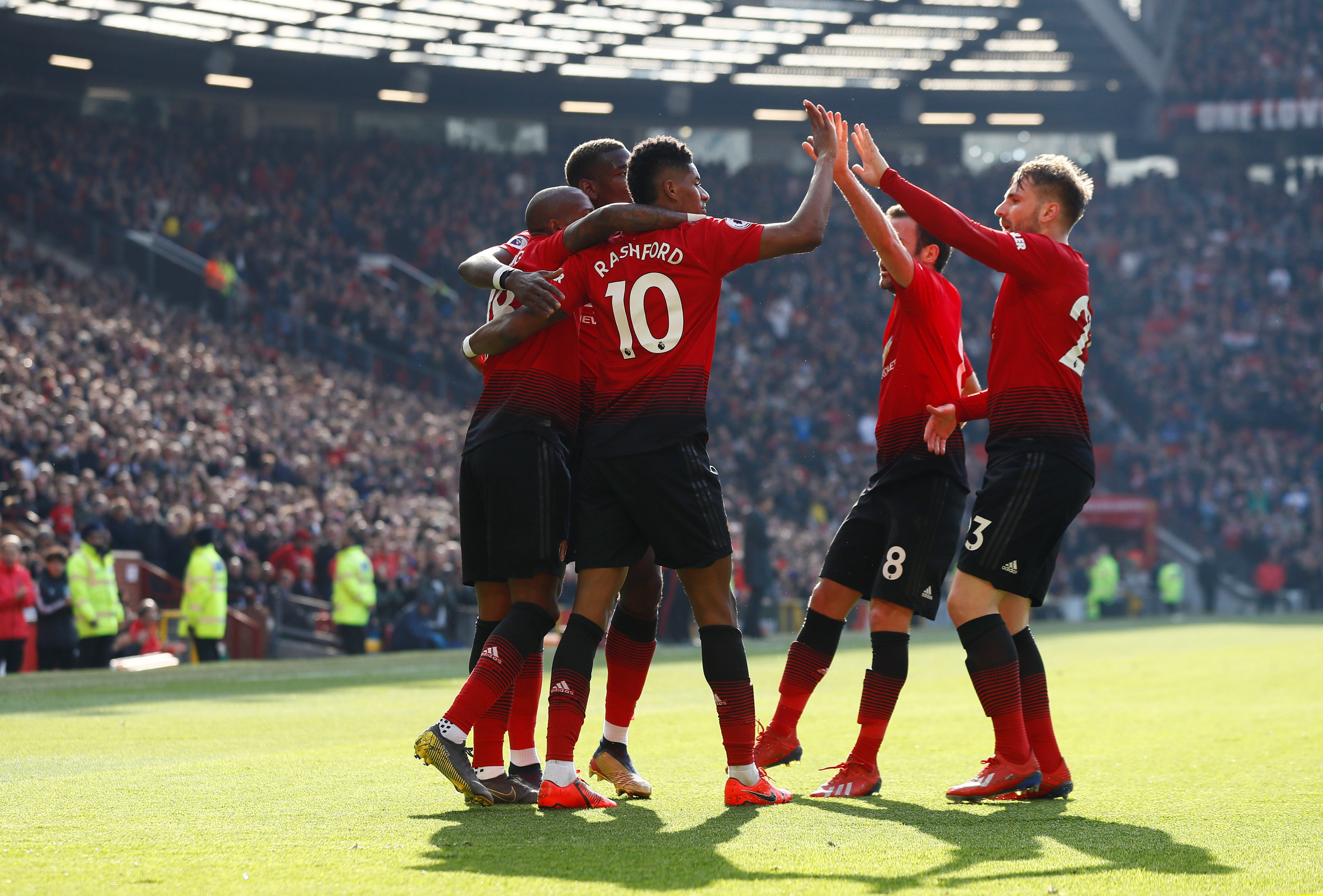 万英镑签下 万英镑签下